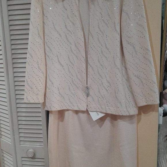 S.T John (size 14) - Picture 5 of 10